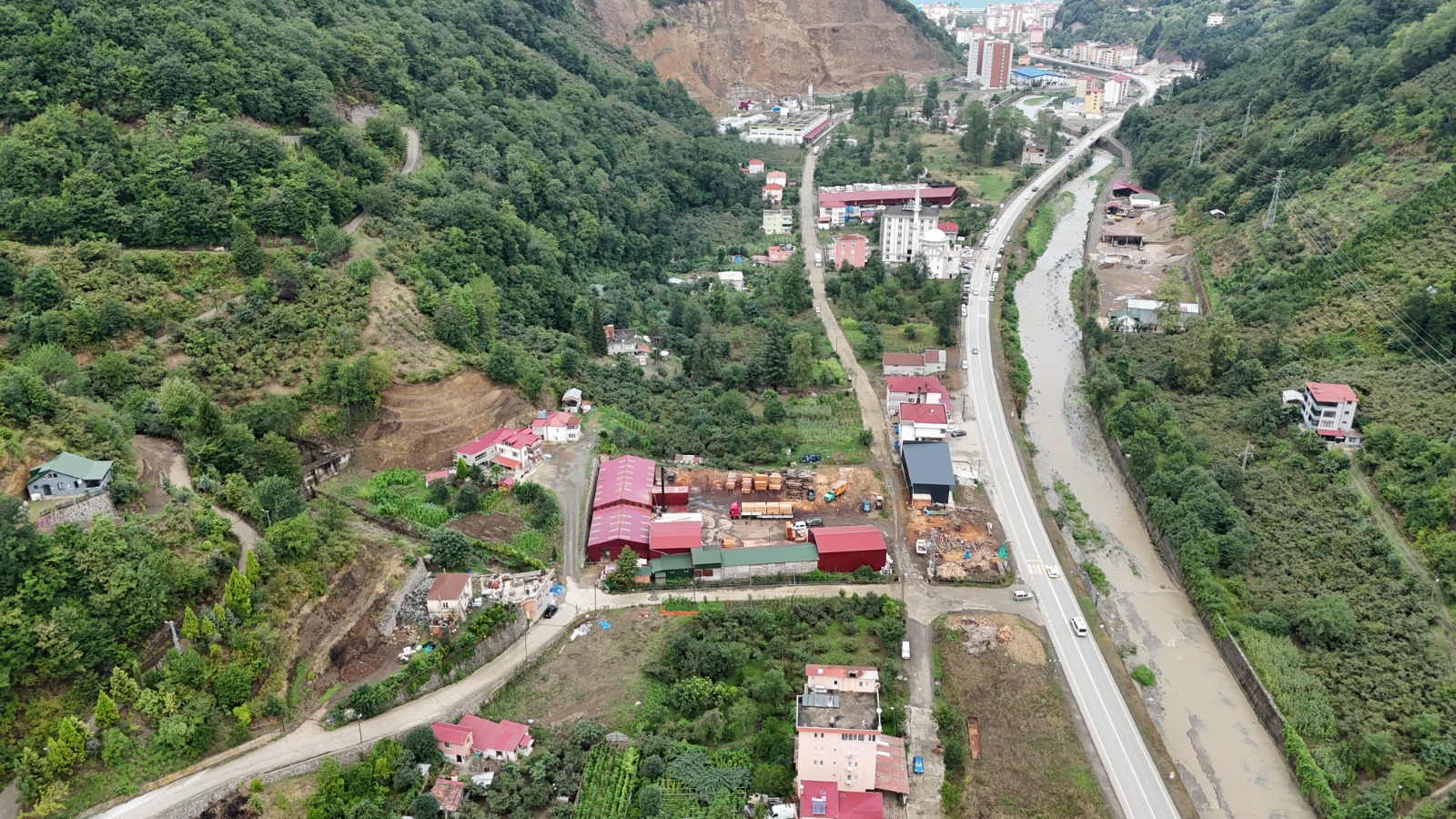 MABEL GAYRİMENKUL/ VAKFIKEBİR TONYA YOLU SATILIK MÜSTAKİL ARSA